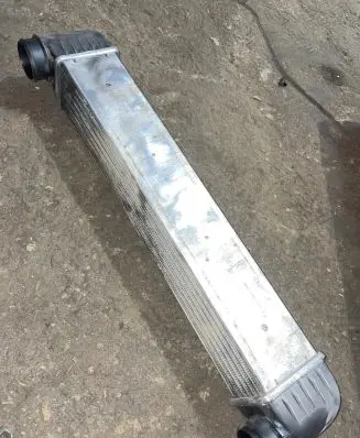 BMW 5 E39 Intercooler radiator 17512247359