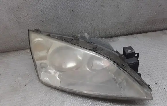 Ford Mondeo Mk III Headlight/headlamp 1S7113005AK