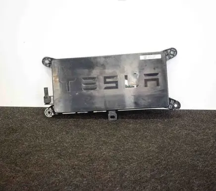 Tesla Model X Door control unit/module 104390010D