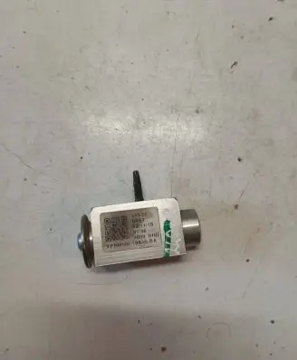 Volvo XC90 Air conditioning (A/C) expansion valve 31407614 324593