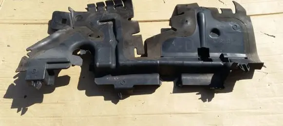 Citroen C5 Intercooler air guide/duct channel 9684844680