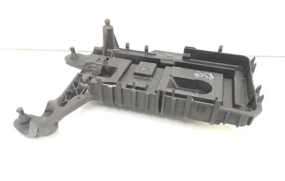 Volkswagen PASSAT B6 Battery tray 1K0915333