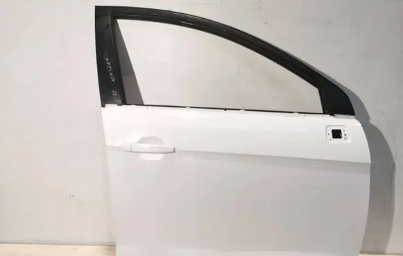 Chevrolet Captiva Front door