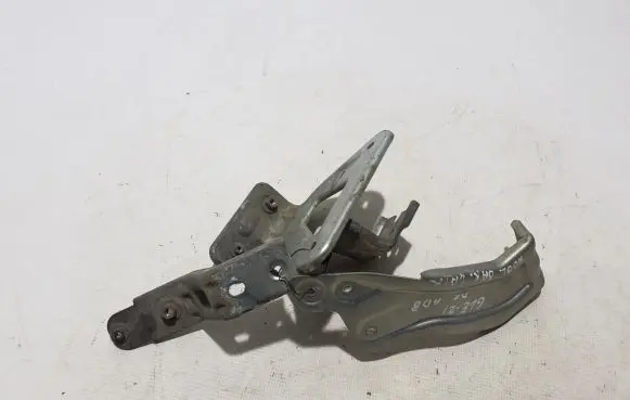 Mercedes-Benz GLC C253 Fuel tank mounting bracket A2534750427
