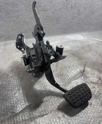 Toyota RAV 4 (XA50) Brake pedal 89510