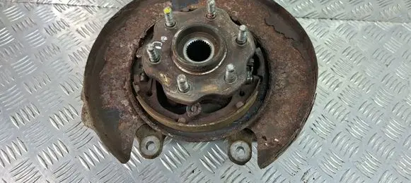 Rear wheel hub