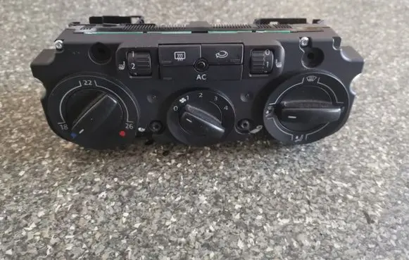 Volkswagen PASSAT B6 Climate control unit 3C1820045A