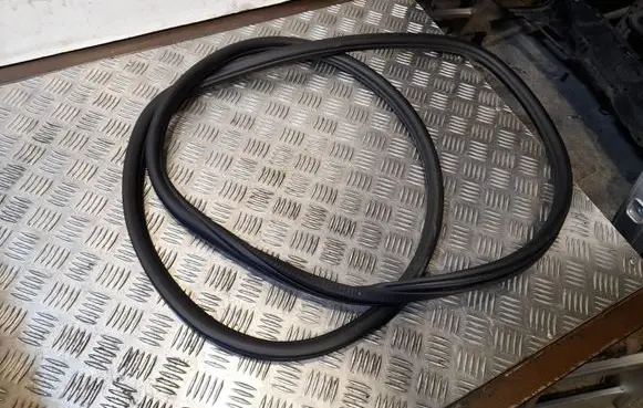 Porsche Cayenne (92A) Rear door rubber seal (on body) 7P0867367D