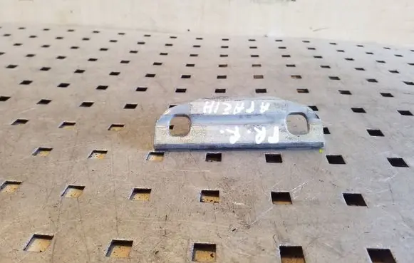 Volvo XC60 Front door lower hinge 