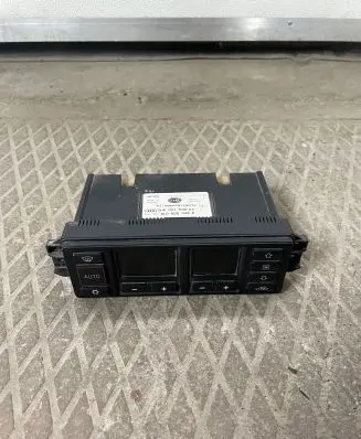 Audi A4 S4 B5 8D Climate control unit 5HB00760804 8L0820043D