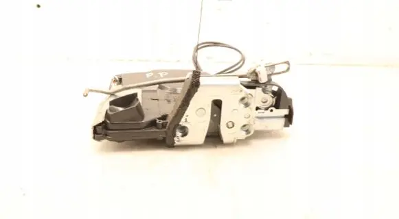 Suzuki Swift I Front door lock 5D14