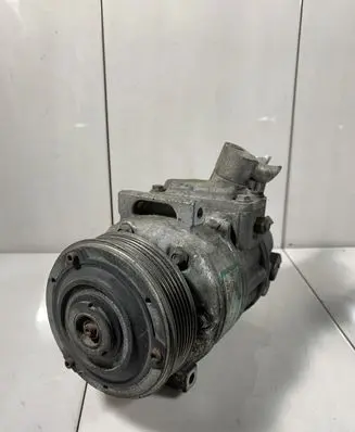 Volkswagen Golf V Air conditioning (A/C) compressor (pump) 1K0820803Q