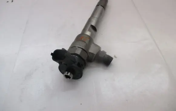 Mercedes-Benz A W177 Fuel injector 0445110800 H8201636333 K9K471