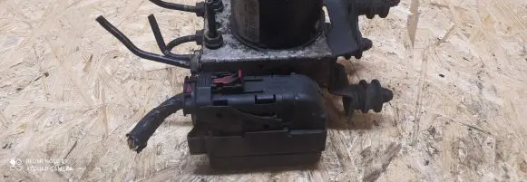 Skoda Octavia Mk2 (1Z) ABS Pump 1K0907379P