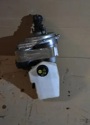 Porsche Taycan 9J1 Brake booster