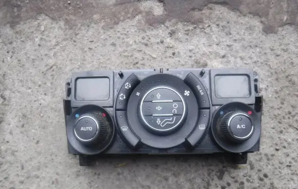 Peugeot 5008 Climate control unit