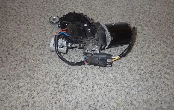 Chevrolet Cruze Wiper motor