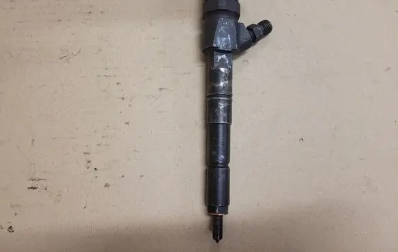 Opel Zafira B Fuel injector 0445110243