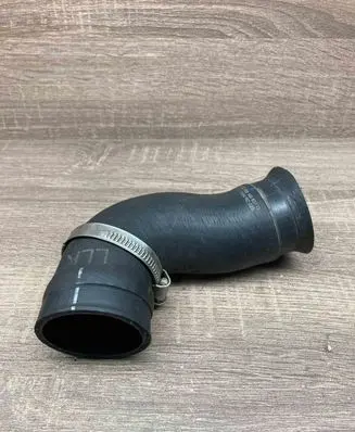 Audi A4 S4 B7 8E 8H Intercooler hose/pipe 8E0145837G