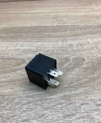 Audi A4 S4 B8 8K Other relay 8K0951253 V23136B6X72 643