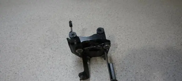 Infiniti Q50 ABS pump bracket 