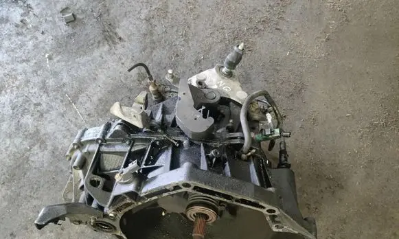 Nissan Qashqai Manual 5 speed gearbox 
