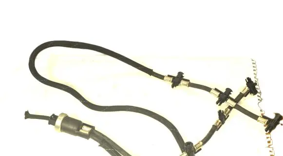 Volkswagen Touareg I Fuel injector supply line/pipe 059218F 170605