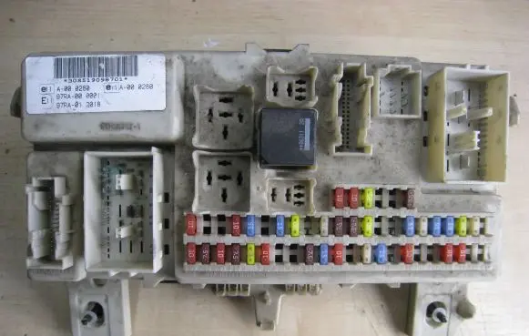 Ford Focus Fuse module 4M5T14A073BH