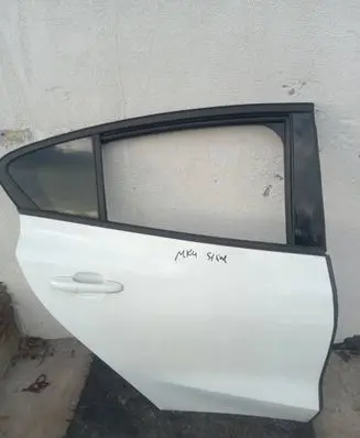 Ford Focus Rear door