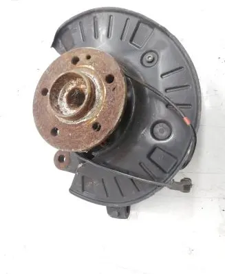 Mercedes-Benz Vito Viano W639 Front wheel hub A639332