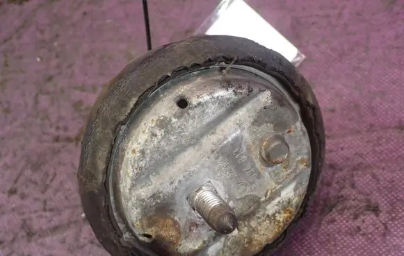 BMW 3 E46 Engine mount vacuum valve 