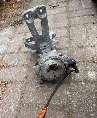 Audi A7 S7 4G Engine mount vacuum valve 8K0199383BD 4G0199308E