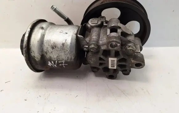 Toyota Avensis T250 Power steering pump 4431005120