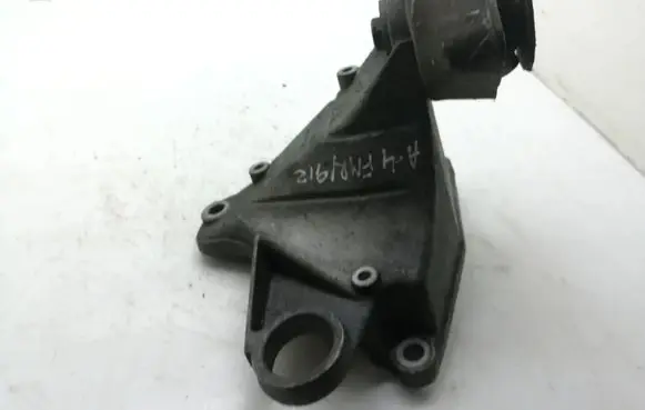 Audi A4 S4 B5 8D Gearbox mount 8D0399114