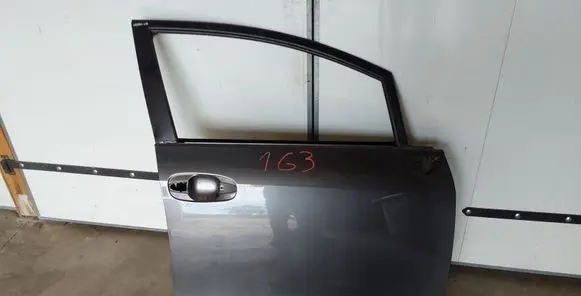 Toyota Verso Front door