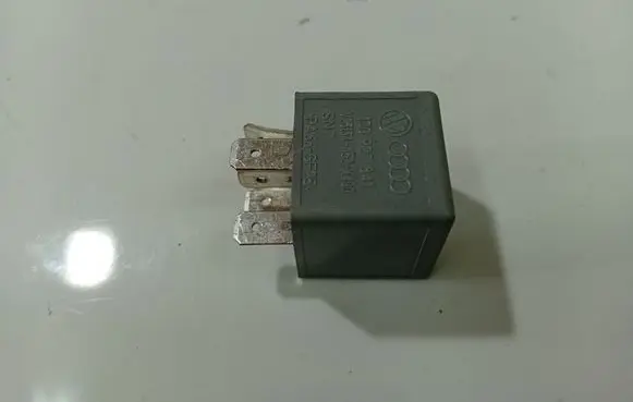 Audi Q7 4L Other relay 1J0927841
