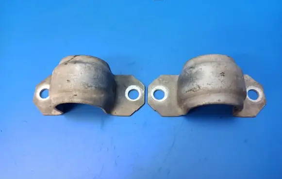 BMW X4 F26 Sway bar bush bracket, front 6787159
