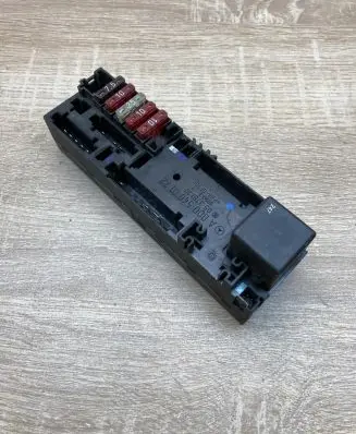 Mercedes-Benz E W210 Fuse module A0005400172 05376110