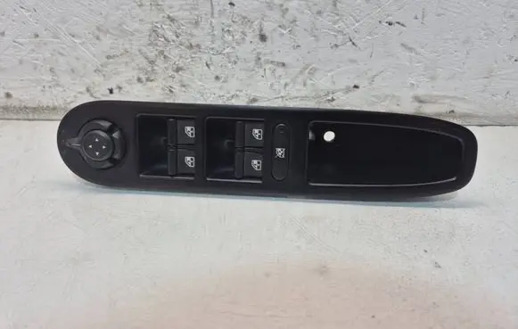 Alfa Romeo 159 Electric window control switch 156077483 156077484