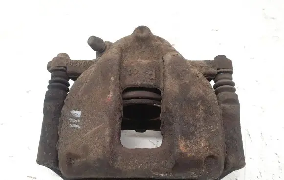 Honda CR-V Front brake caliper