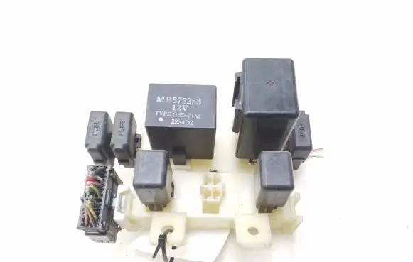 Mitsubishi Pajero Sport I Fuse module