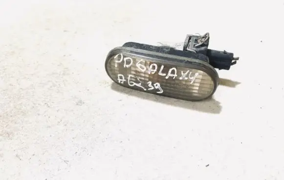 Front fender indicator light