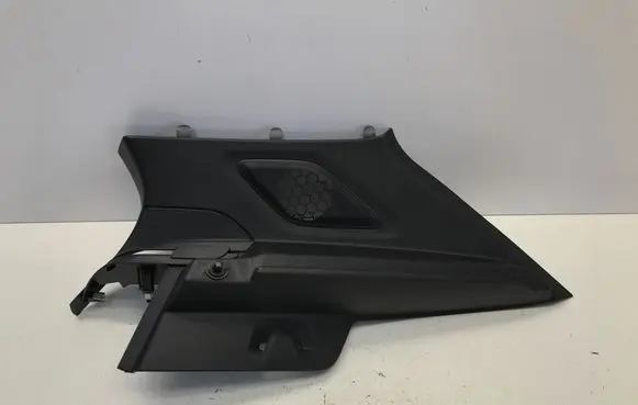 Volvo XC40 (D)pillar trim (top) 32244157
