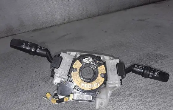 Mazda 3 I Wiper turn signal indicator stalk/switch 17D682