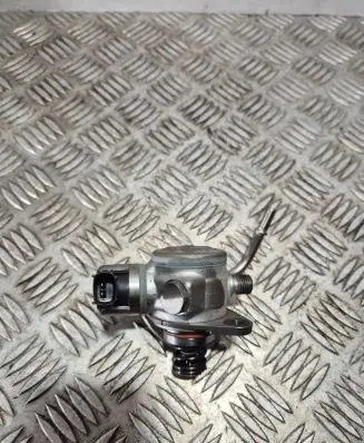 Volvo V40 Fuel injection high pressure pump 31392104