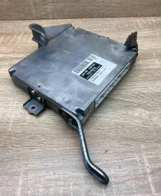 Toyota Yaris Engine control unit/module ECU 8966147080 2750007804