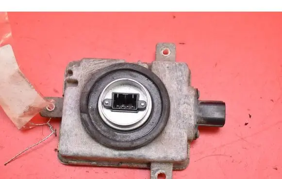 Suzuki Grand Vitara II Voltage converter/converter module W3T15971
