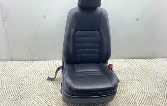 Lexus IS III XE30 Front passenger seat 
