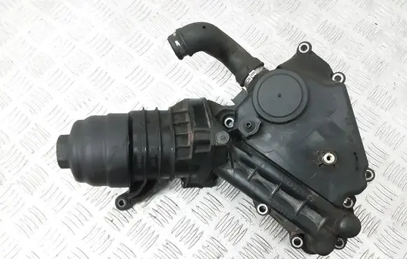 Volvo XC60 Oil filter mounting bracket 30757730