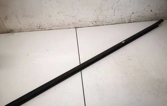 Ford Mondeo MK IV Front door glass trim molding